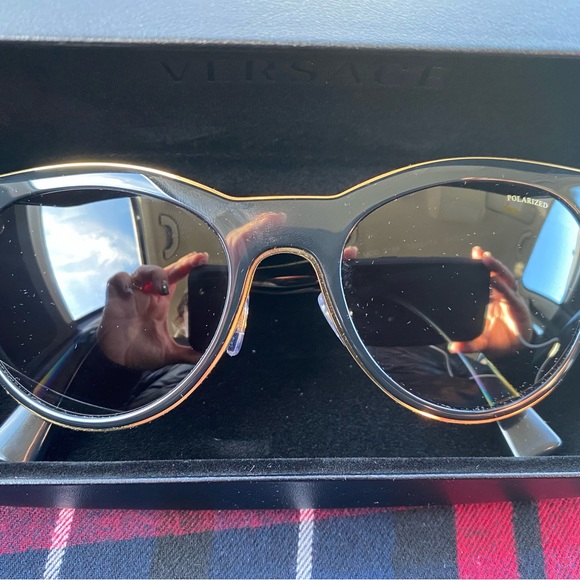 BNNW, Versace Medusa charm polarized sunglasses - Picture 3 of 7